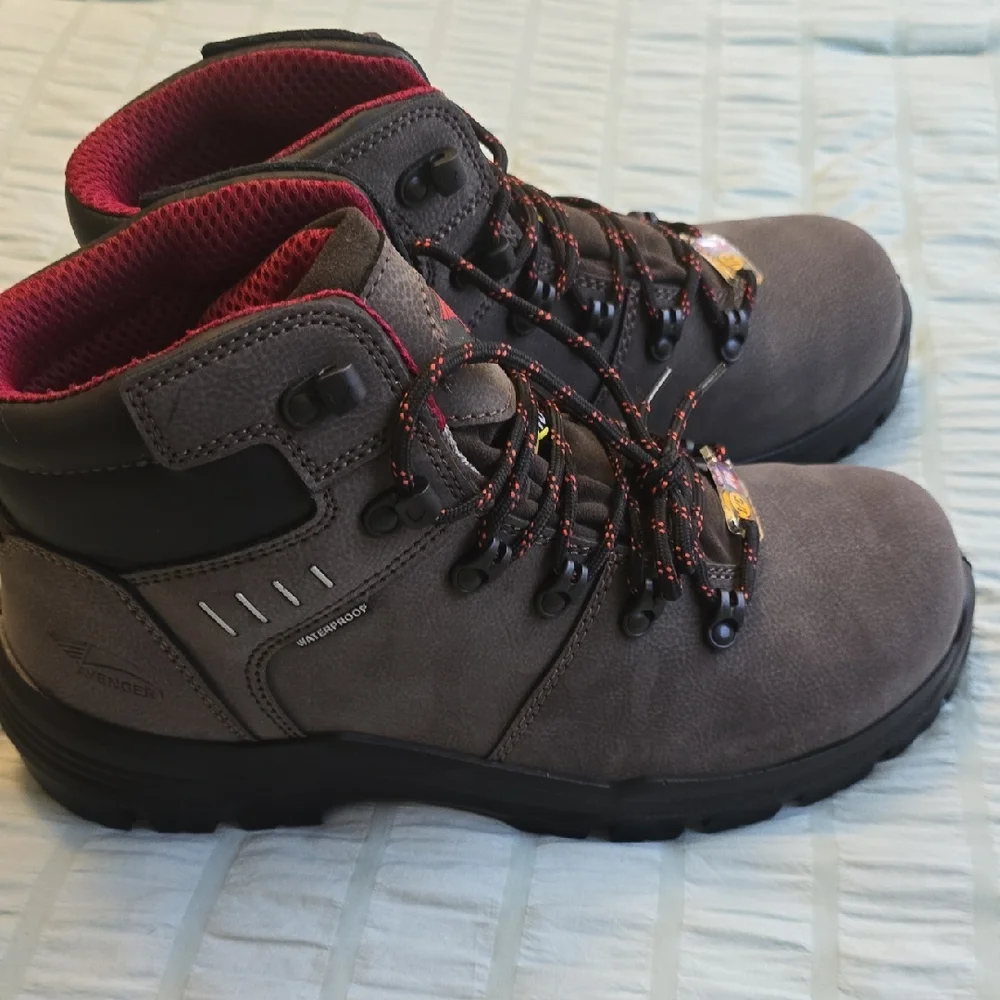 Avenger Gray and Black Men's Boots 10.5 New - Picture 1 of 6